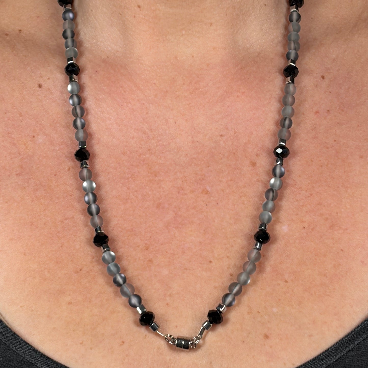 Iri Grey Quartz & Onyx